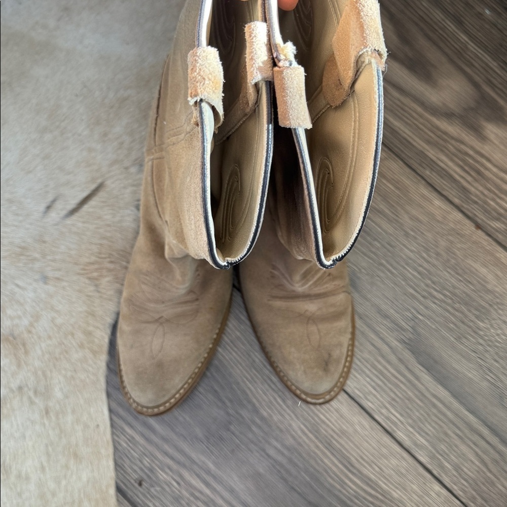 Tan Suede Western Boots authentic Texas made rustic and very comfortable - Picture 6 of 13